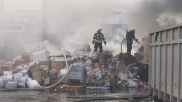 На Киевщине произошел пожар на предприятии по переработке химикатов: четверо пострадавших