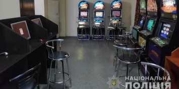 В Запорожской области в зал игровых автоматов позвал полицию проигравшийся клиент