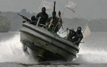 В Симферополь прилетели крымские моряки, которых спасли из нигерийского плена