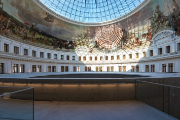 В бывшем здании парижской фондовой биржи откроется музей искусств
