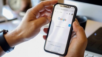 Почему Google должна любить iPhone больше, чем Android