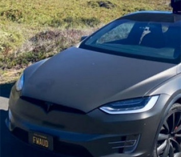 Пользователи Tesla показали «полный автопилот» в действии