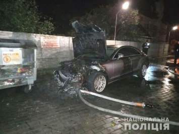 В Ровно подожгли автомобиль кандидата в депутаты облсовета от "Слуги народа"