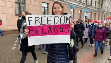 В Минске проходит традиционный женский марш