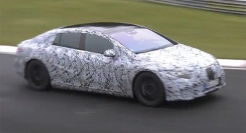 На видео показали роскошный электроседан Mercedes EQS