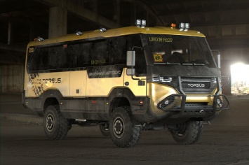 Украинские предприниматели создали самый экстремальный в мире школьный автобус