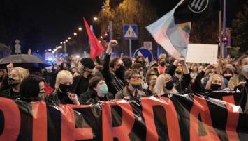 Ограничение абортов: в Польше четвертый день продолжаются протесты