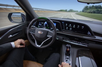 Новым Cadillac Escalade 2021 можно управлять несмотря на лобовое стекло (ВИДЕО)