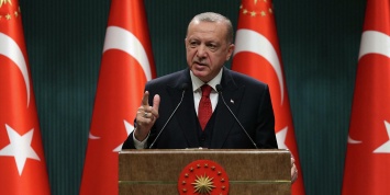 Эрдоган призвал турок бойкотировать французские товары
