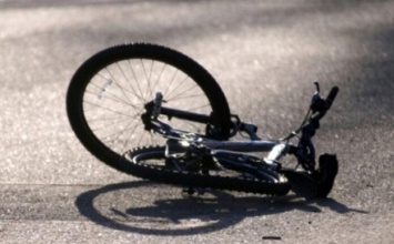 В Запорожской области велосипедисты не поделили дорогу: пострадал подросток