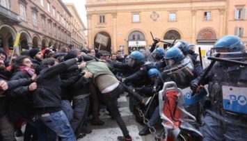 Италию и Израиль охватили массовые протесты: полиция применила слезоточивый газ