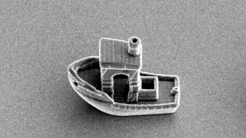 Помещается в волосе: создан самый маленький в мире корабль