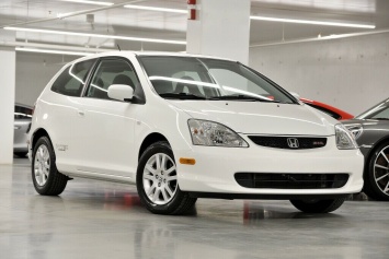 Honda Civic 2003 года выпуска стоит столько же, сколько модель 2021 года