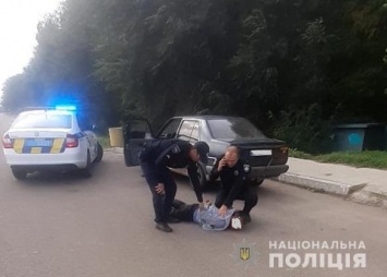 Догнать за 30 минут: полицейские задержали автоугонщика на Херсонщине