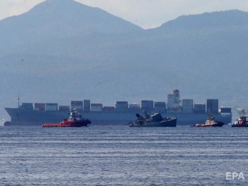 В Греции столкнулись транспортное и военное судна, есть травмированные