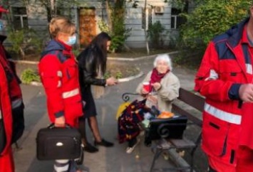 83-летняя херсонка приехала в Киев к президенту с жалобой на дочь и ее «друзей»