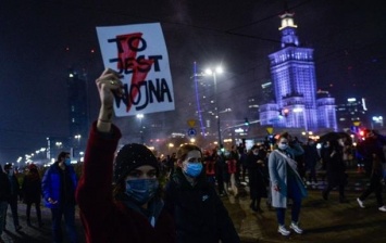 Организаторов протестов в Польше намерены сажать на восемь лет - СМИ