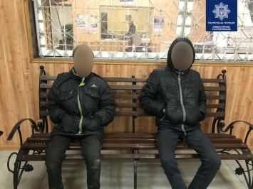 В одном из заброшенных досов краматорска патрульные нашли двух пропавших несовершеннолетних