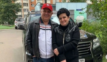 52-летняя звезда «Битвы экстрасенсов» и мать Влада Кадони Елена Голунова родила дочь