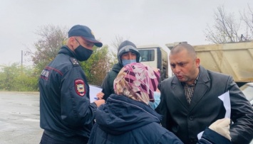 В Крыму мать политзаключенного увезли в больницу после общения с российскими силовиками