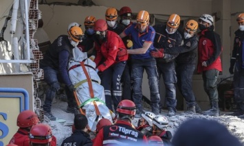 Число жертв землетрясения в Турции возросло до 79