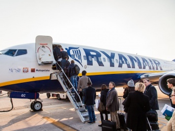 Ryanair из-за коронавируса за полгода потерял более €400 млн