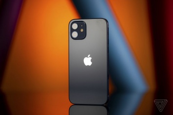 Камеру iPhone 12 невозможно починить