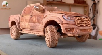 На видео показали процесс создания деревянного пикапа Ford Ranger Raptor