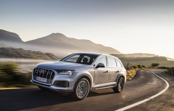 Audi Q7 отозвали из-за проблемы с обивкой задней стойки