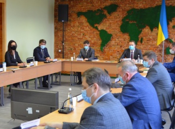 Представители вузов и Министерства образования и науки Украины обсудили концепцию создания ТехноHUBа в Кривом Роге