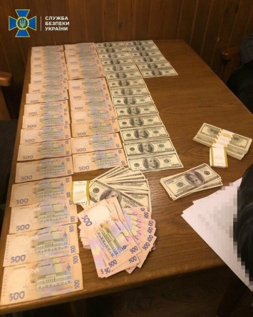 В Донецкой области два чиновника попались на взятке в 2,5 миллиона, - ФОТО