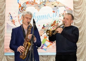 Коронавирус убивает искусство: учитель музыки, из Павлограда, выступает против дистанционного обучения