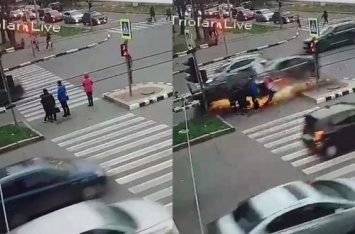 ЧП в Харькове: Volkswagen сбил четырех человек, стоявших на островке безопасности. ВИДЕО