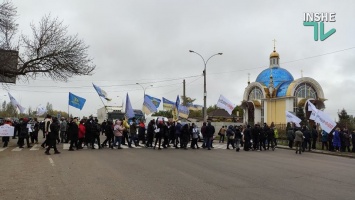 "не убивайте малый бизнес", - в Николаеве предприниматели перекрыли выезд из города (ФОТО)