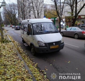 В Харькове микроавтобус сбил школьника возле "зебры", - ФОТО