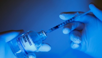 Российские медики, привитые вакциной «Спутник V», заразились коронавирусом