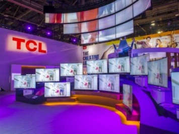 TCL показала сверхширокий игровой монитор с рекордным изгибом дисплея