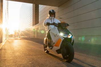 BMW показала электрический скутер
