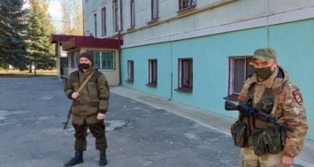 В «ЛНР» боевики объявили тотальный «шмон»: усилены проверки на улицах и дорогах оккупированных городов