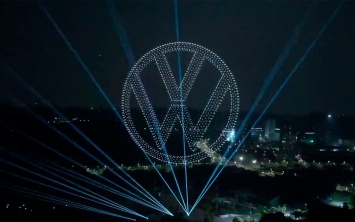 Парад из 2000 дронов: как прорекламировали Volkswagen в Китае (ВИДЕО)