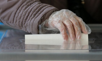 В Каменце-Подольском на избирательных участках не хватает урн для голосования