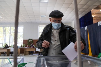 Второй тур выборов мэра Одессы: низкая явка, бесплатные маски и выезд на дом без полицейских