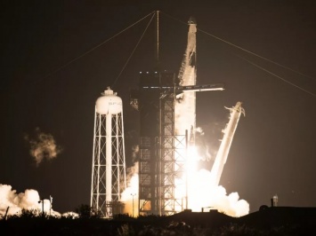Космический корабль SpaceX Crew Dragon совершил первый регулярный рейс к МКС [ВИДЕО]