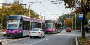 Украинские трамваи отправились в Румынию (фото)