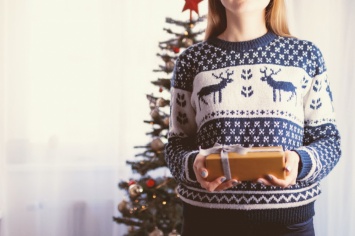 День уродливого рождественского свитера: что это за праздник и как его отмечают
