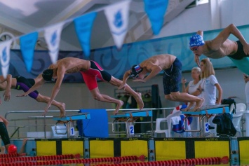 Симферопольские пловцы завоевали 42 медали в Евпатории