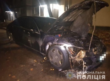 В поселке под Харьковом за ночь сгорели два автомобиля