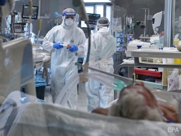 В больнице Киевской области мужчина умер от COVID-19. Он отдал свой кислород сыну - волонтер