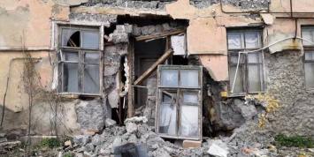 Оренбургские чиновники выделили семье с 11 детьми дом с трещинами