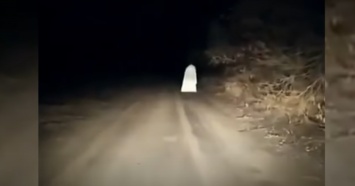 В Казахстане «призрак девушки» напугал автомобилистов